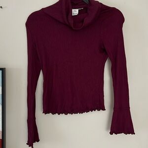 Perfect for the fall! Sweater crop top with ruffles!